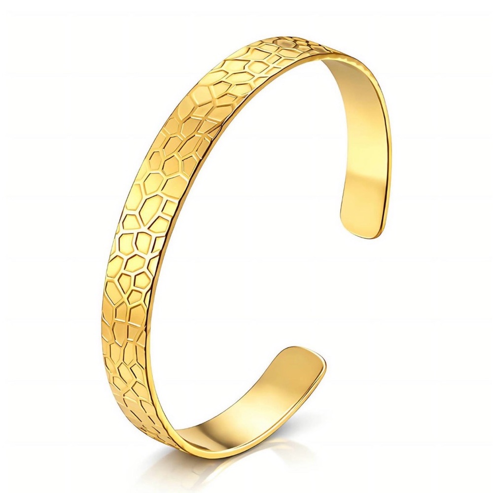 B6. Textured Bracelet